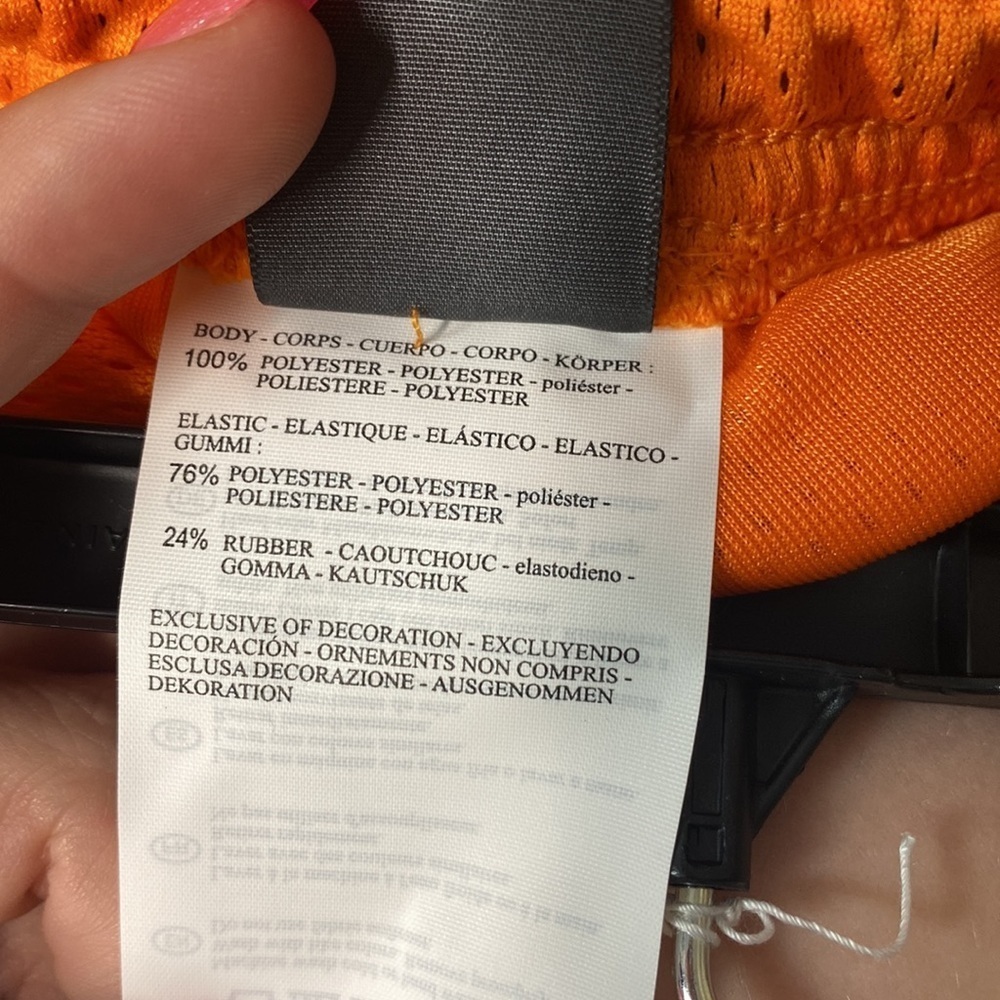 Kids orange basketball shorts, size XL. 2 pockets and drawstring. - Picture 4 of 5